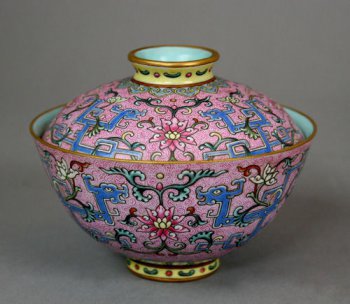 破譯官窯瓷文化密碼