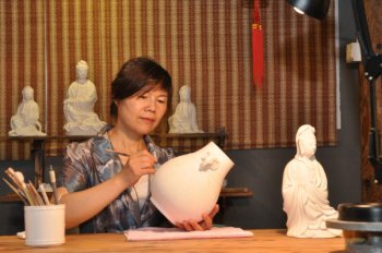 透雕工藝在陶瓷工藝品中的應用