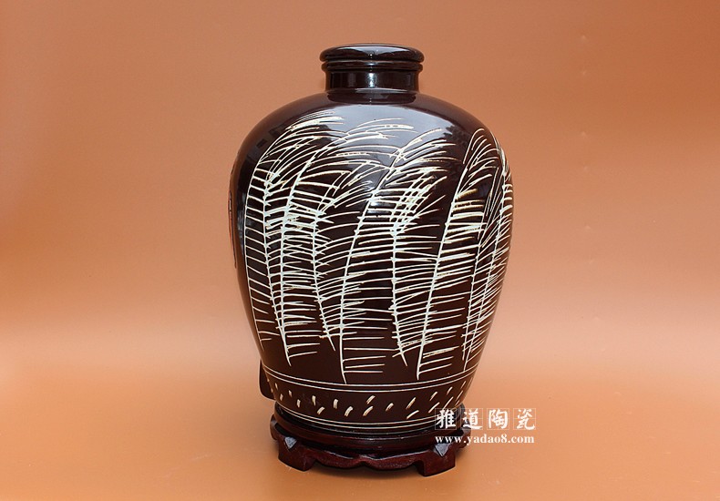 景德鎮手工雕刻蘆葦30斤陶瓷酒壇