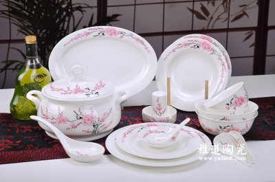 常用餐具要定期更換