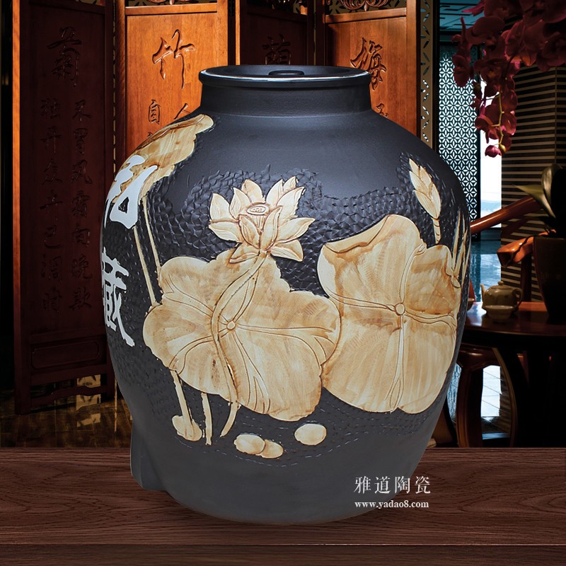 100斤手工雕刻荷花私藏大口陶瓷酒壇-背面