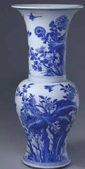 康熙青花雉雞牡丹紋鳳尾尊