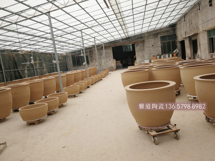 定做廣場園林養花種樹陶瓷大缸-曬胚