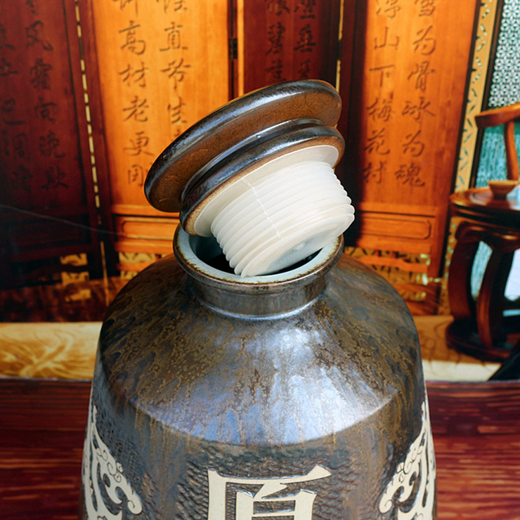 50斤裝高檔雕刻原漿藏酒陶瓷酒壇