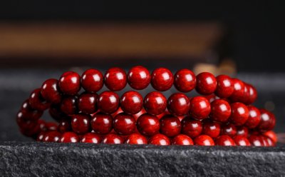 小葉紫檀佛珠鑒別及保養方法