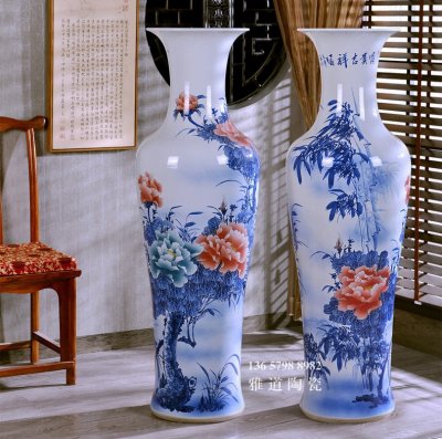 家里適合擺放什么樣的陶瓷花瓶才好看